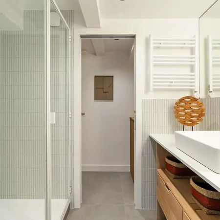 Luxurious Flat With Ac & Lift - Luxembourg Gardens Apartment