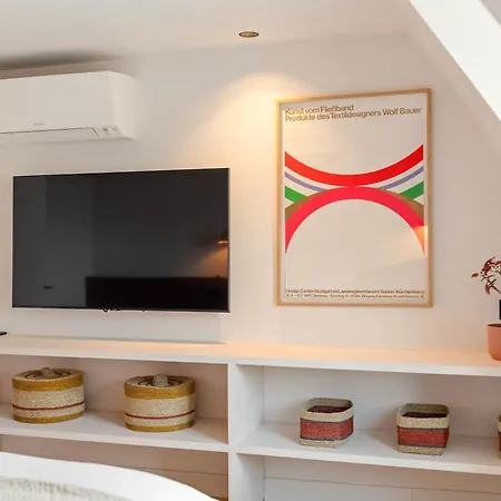 Luxurious Flat With Ac & Lift - Luxembourg Gardens Apartment